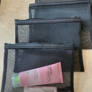A set of 10 Travel make-up mesh bags with zipper.
